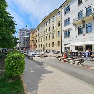 Gea Tour As Apartment